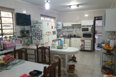 Sobrado à venda com 3 quartos, sendo 1 suíte, em Vila Constança, São Paulo, SP