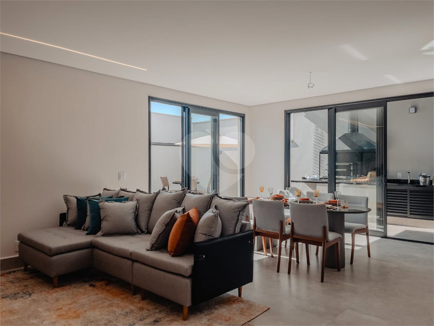 Casa à venda com 3 suítes no condomínio Residencial Viena, Indaiatuba - SP