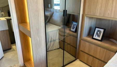 Apartamento à venda com 2 quartos, sendo 1 suíte,  em Bosque da Saúde, São Paulo, SP