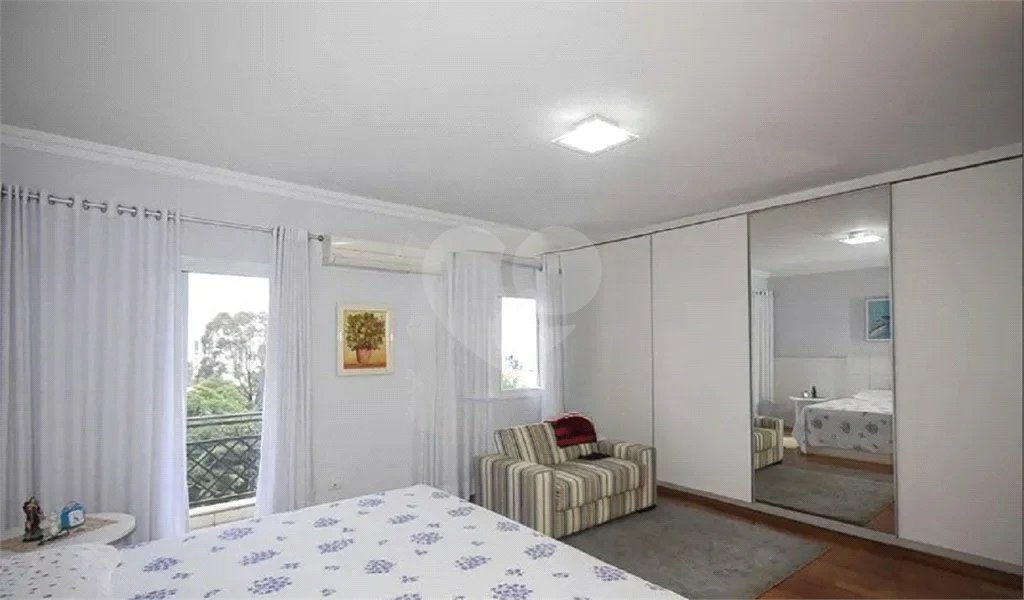 Casa à venda com 5 suítes em Jardim Londrina, São Paulo, SP