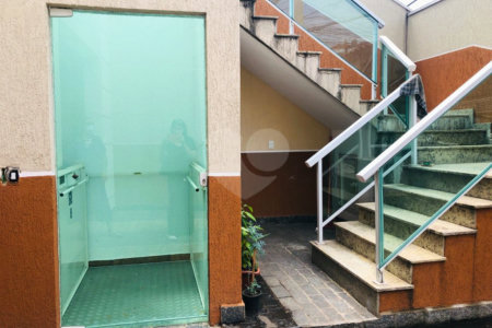 Casa à venda com 2 suítes no condomínio Residencial Guilhen, São Paulo - SP