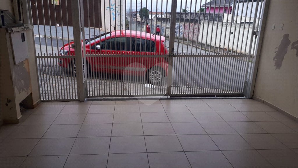 Sobrado à venda com 3 quartos, sendo 1 suíte,  em Vila Caputera, Mogi das Cruzes, SP