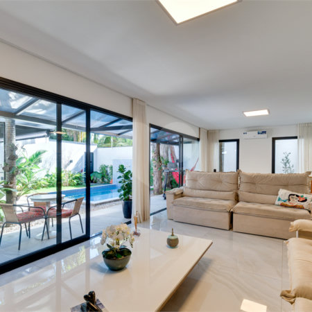 Casa à venda com 4 suítes no condomínio Villa Suiça, São Paulo - SP