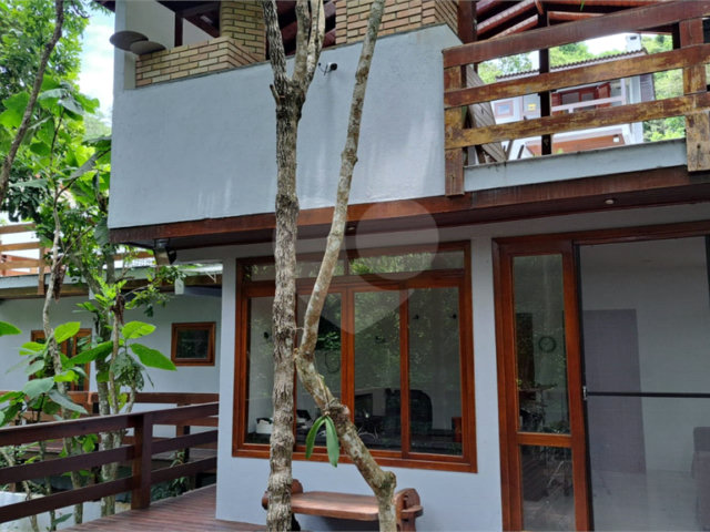 Casa à venda com 6 quartos, sendo 4 suítes,  no condomínio Alpes da Cantareira, Mairiporã - SP