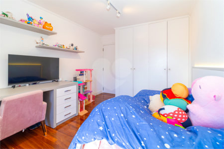Apartamento à venda com 3 quartos, sendo 1 suíte,  em Alto da Boa Vista, São Paulo, SP