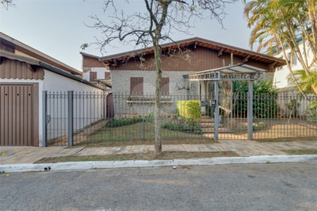 Casa Térrea à venda com 3 suítes em Granja Julieta, São Paulo, SP