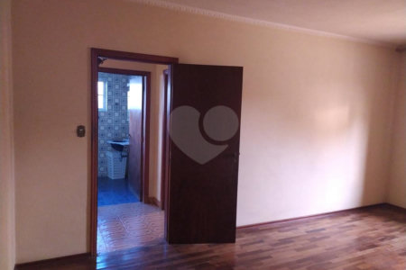 Casa à venda com 2 quartos no Centro, Vinhedo, SP