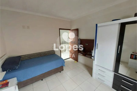 Casa à venda com 3 quartos, sendo 1 suíte,  no condomínio Loteamento Vila Branca, Jacareí - SP