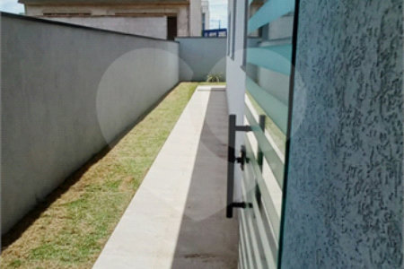 Casa à venda com 3 quartos, sendo 1 suíte, no condomínio Mosaico Essence, Mogi das Cruzes - SP