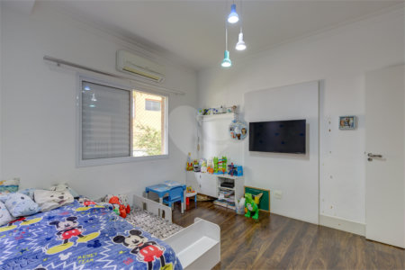 Casa à venda com 4 suítes em Chácara Flora, São Paulo, SP