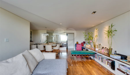 Apartamento à venda com 4 quartos, sendo 1 suíte,  em Santo Amaro, São Paulo, SP