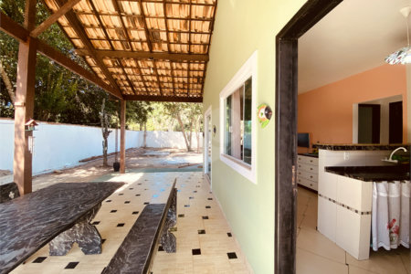 Casa em condomínio para alugar com 2 quartos, sendo 1 suíte, em Caravelas, Armação dos Búzios, RJ
