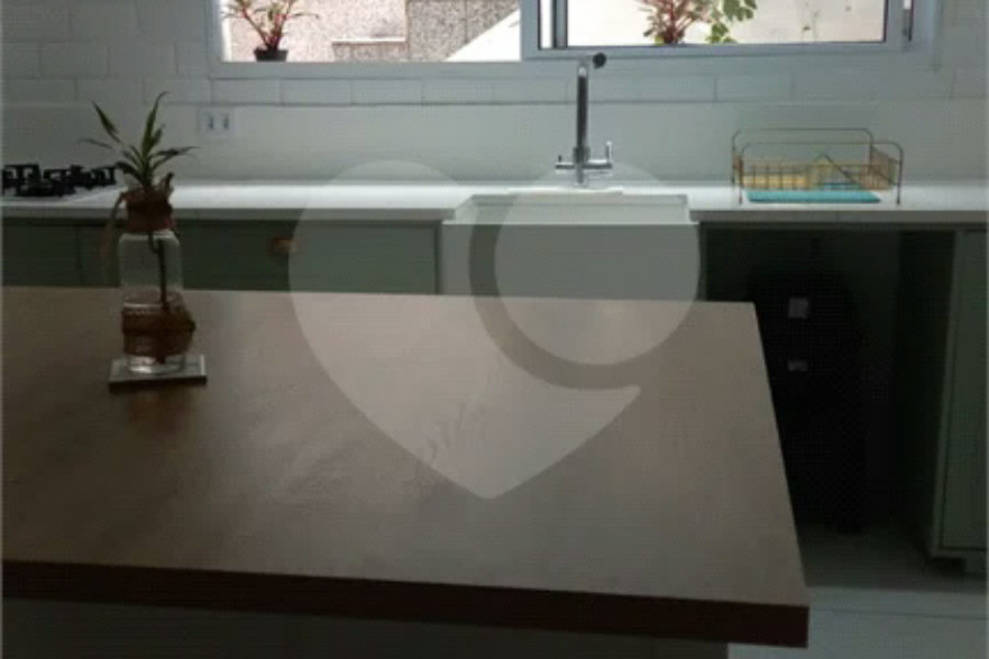 Sobrado à venda com 2 quartos, sendo 1 suíte, em Tremembé, São Paulo, SP