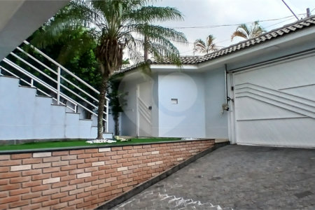 Casa à venda com 4 quartos, sendo 2 suítes, em Jardim Leonor Mendes de Barros, São Paulo, SP
