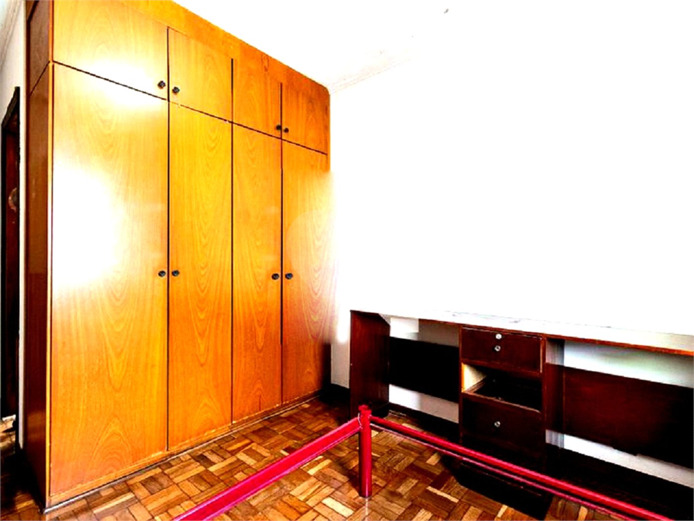 Casa à venda com 4 quartos, sendo 2 suítes, em Indianópolis, São Paulo, SP