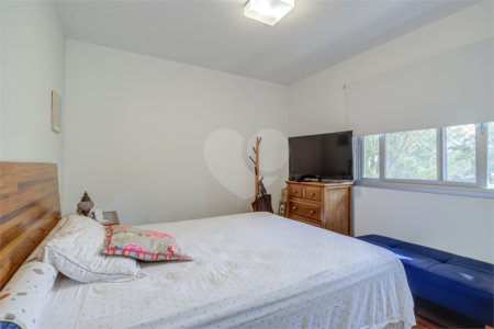 Apartamento à venda com 4 quartos, sendo 1 suíte, em Alto da Boa Vista, São Paulo, SP