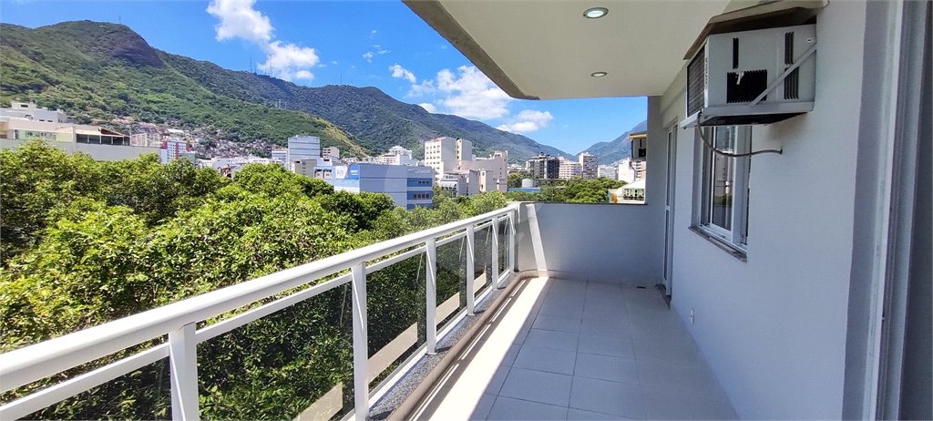 Cobertura à venda com 3 quartos, sendo 1 suíte,  em Tijuca, Rio de Janeiro, RJ
