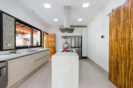 Casa Térrea à venda com 5 suítes em Jardim Marajoara, São Paulo, SP