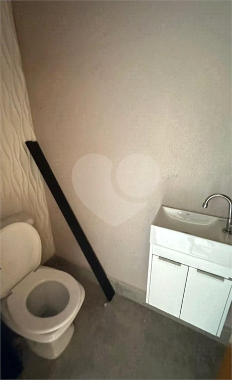 Casa à venda com 3 quartos, sendo 2 suítes, no condomínio Residencial Maria Dulce, Indaiatuba - SP