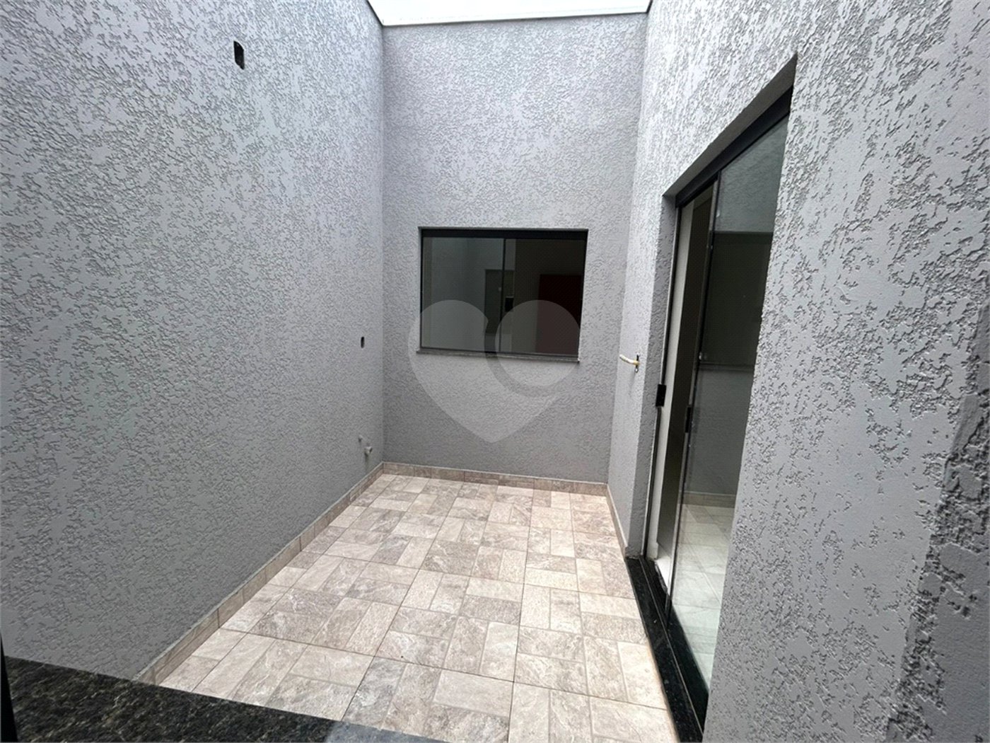 Casa de Vila à venda com 2 quartos, sendo 1 suíte, em Vila Nova Sorocaba, Sorocaba, SP