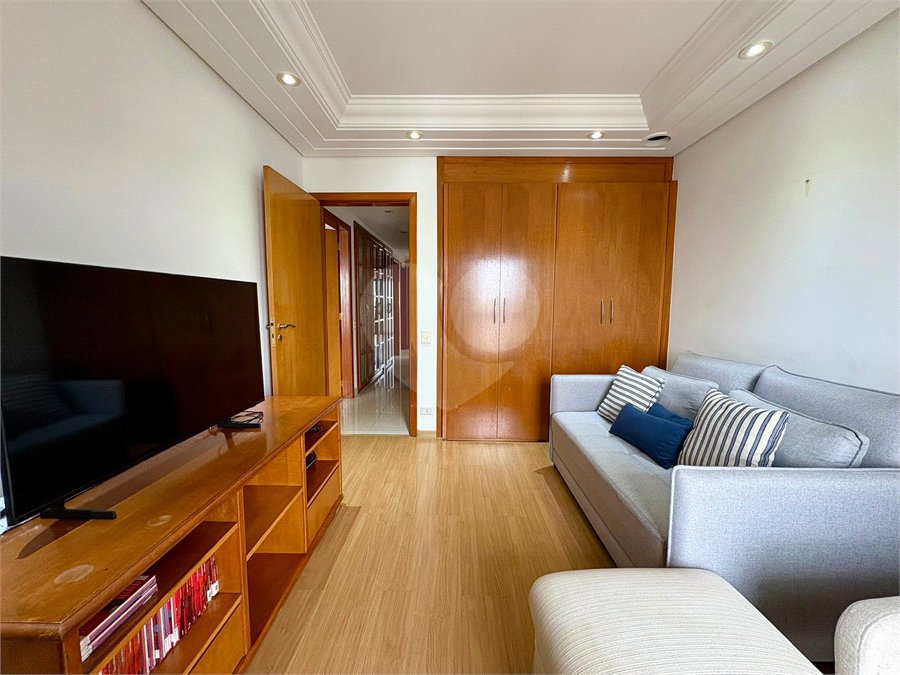 Apartamento à venda com 4 quartos, sendo 1 suíte, em Moema, São Paulo, SP