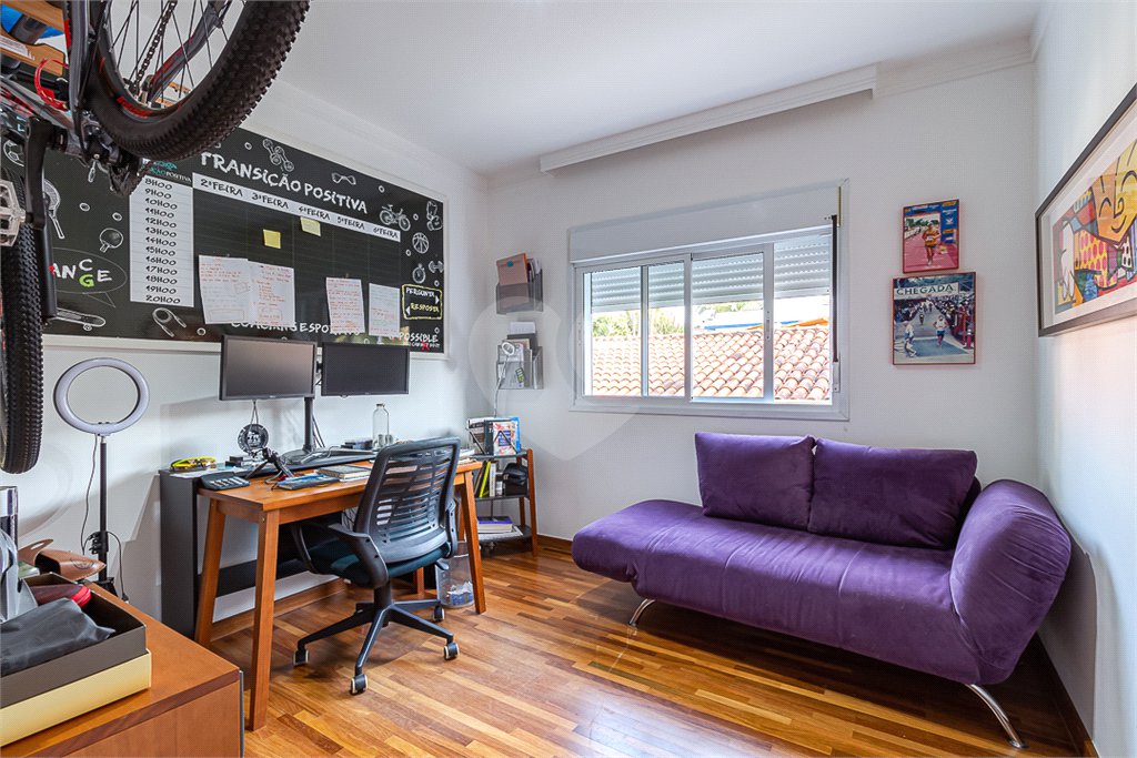Casa à venda com 3 quartos, sendo 1 suíte, em Alto da Boa Vista, São Paulo, SP