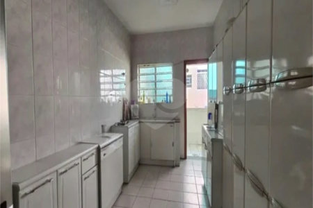 Casa Térrea à venda ou para alugar com 5 quartos, sendo 1 suíte, em Vila Vitório Mazzei, São Paulo, SP