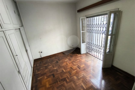 Sobrado à venda com 5 quartos, sendo 1 suíte, em Jardim Trussardi, São Paulo, SP