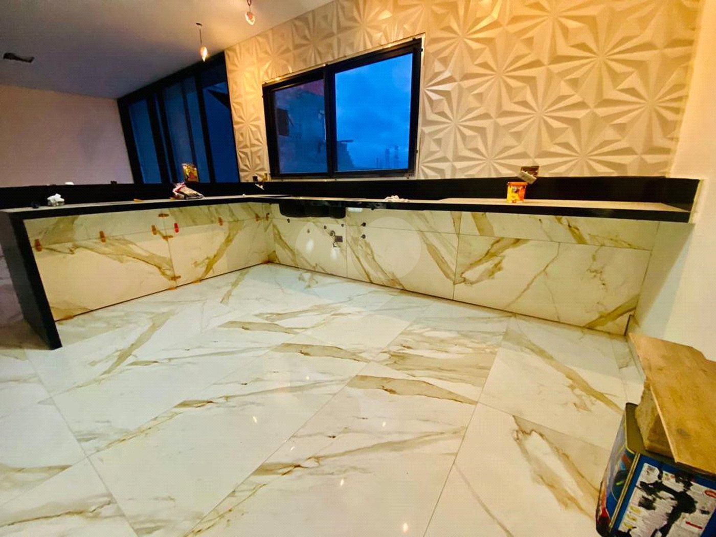 Casa à venda com 4 quartos, sendo 2 suítes,  no condomínio Aruã Brisas Ii, Mogi das Cruzes - SP