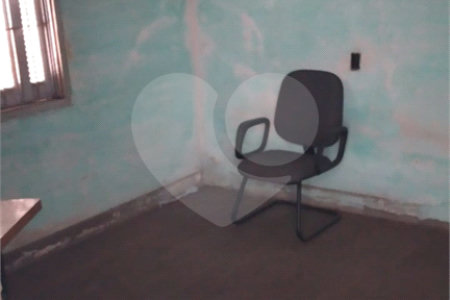 Casa à venda com 6 quartos, sendo 4 suítes, em Chora Menino, São Paulo, SP