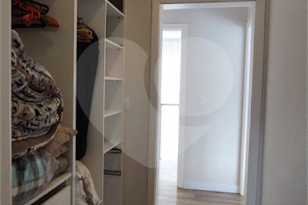 Casa à venda com 3 suítes no condomínio Figueira Garden, Atibaia - SP