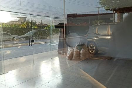 Salão 110m² comercial na Lucas Nogueira Garcez - Atibaia- SP