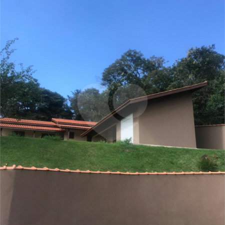Casa à venda com 3 quartos, sendo 1 suíte,  no condomínio Marf II, Bom Jesus dos Perdões - SP