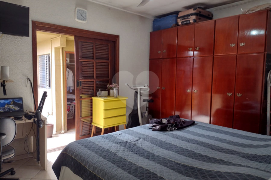 Casa à venda com 4 quartos, sendo 2 suítes, em Vila Gustavo, São Paulo, SP