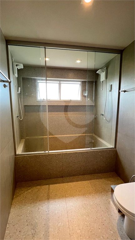 Apartamento à venda com 3 quartos, sendo 1 suíte, em Pitangueiras, Guarujá, SP