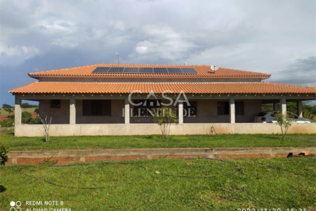 Chácara à venda com 3 quartos, sendo 1 suíte,  em Área Rural de Emilianópolis, Emilianópolis, SP