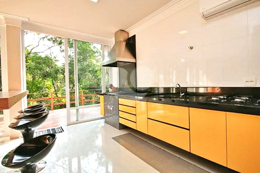 Casa à venda com 4 quartos, sendo 3 suítes,  no condomínio Itatinga 1, São Paulo - SP