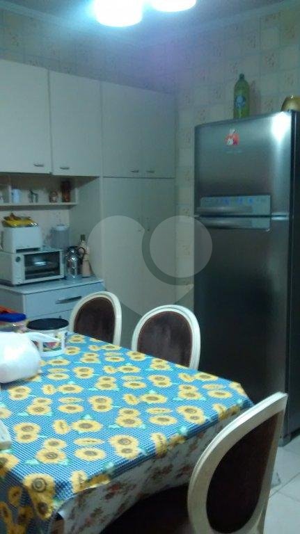 Casa à venda com 3 quartos, sendo 1 suíte, no condomínio Travessa Soldado Oscar Ribeiro Sampaio,8, São Paulo - SP