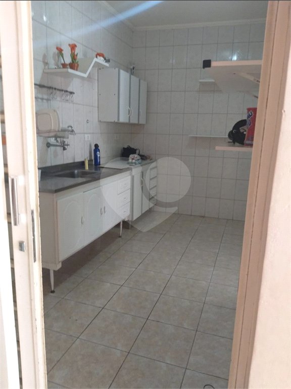 Casa à venda com 3 quartos, sendo 1 suíte, no condomínio Primavera, São Paulo - SP