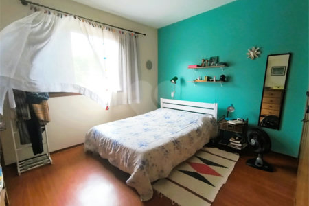 Sobrado à venda com 4 quartos, sendo 2 suítes, em Vila Morse, São Paulo, SP