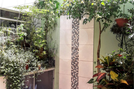 Casa à venda com 3 quartos, sendo 1 suíte,  em Jardim Aeroporto, São Paulo, SP