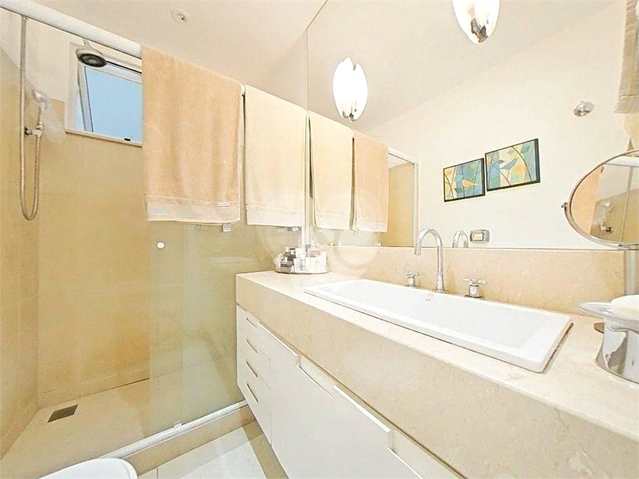 Apartamento à venda com 3 quartos, sendo 1 suíte, em Lagoa, Rio de Janeiro, RJ