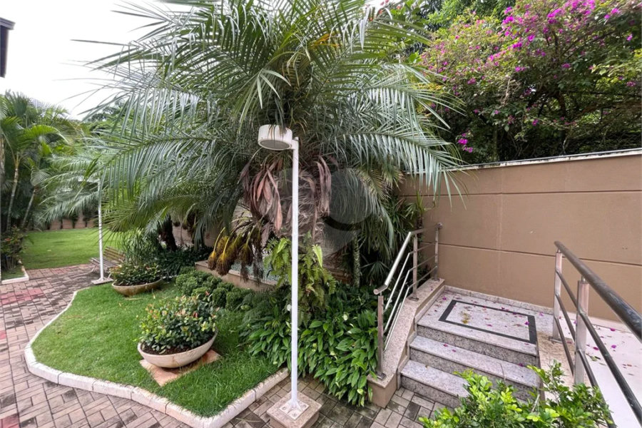 Casa à venda com 4 quartos, sendo 2 suítes, no condomínio Floradas da Serra, São Paulo - SP