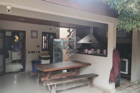 Casa à venda com 5 quartos, sendo 4 suítes, no condomínio Santa Teresa, Jundiaí - SP