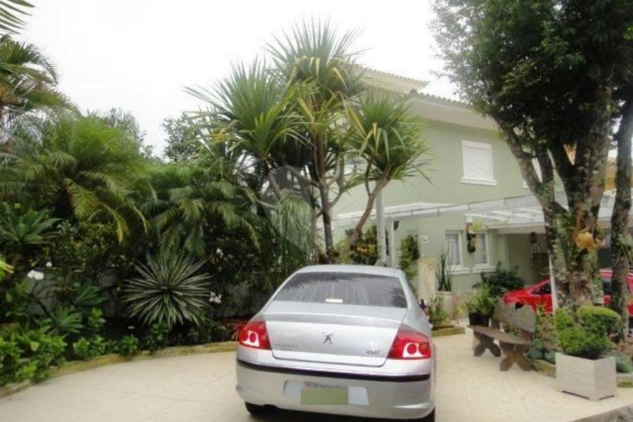 Casa à venda com 4 quartos, sendo 3 suítes, no condomínio Residencial Jardim Itatinga, São Paulo - SP