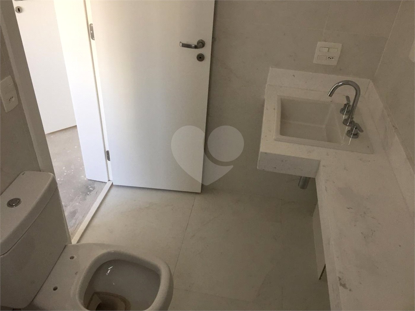 Apartamento à venda com 3 suítes em Campo Belo, São Paulo, SP