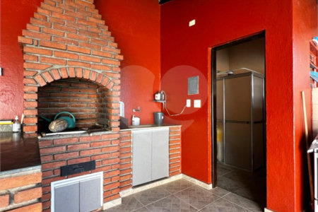 Sobrado à venda com 3 quartos, sendo 2 suítes,  em Alto Ipiranga, Mogi das Cruzes, SP