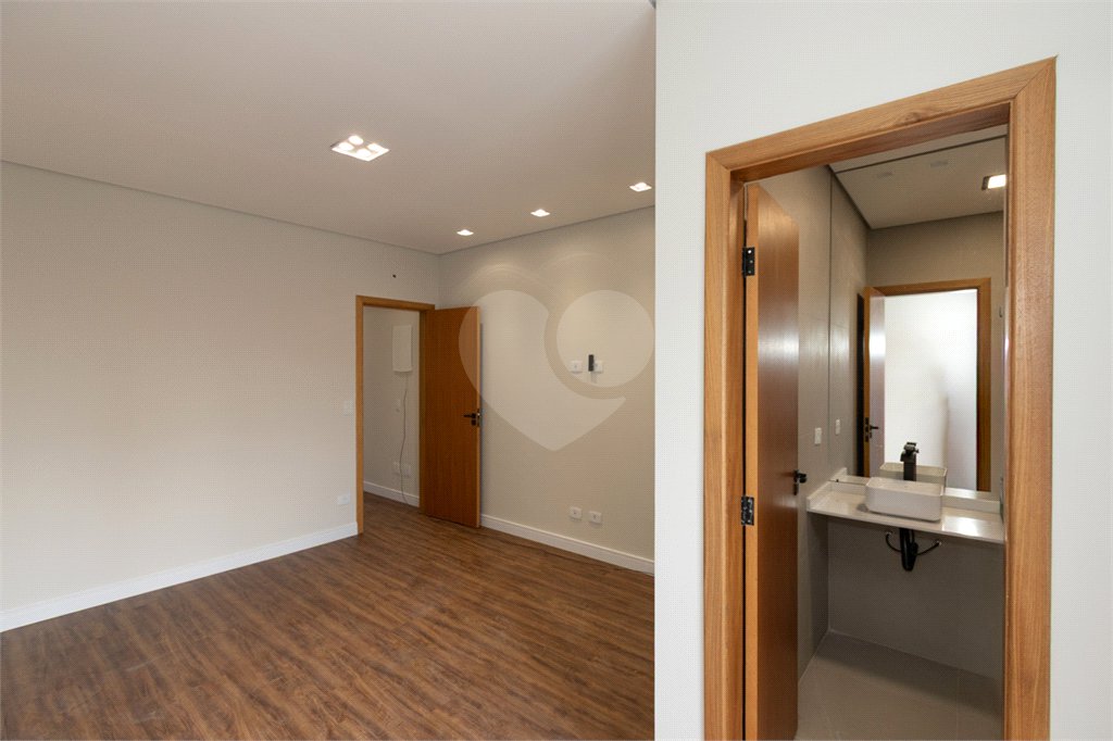 Sobrado à venda com 3 quartos, sendo 1 suíte, em Vila Gumercindo, São Paulo, SP