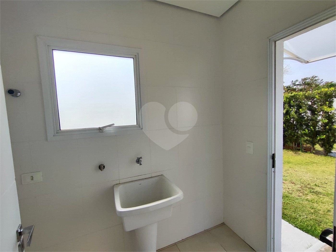 Casa de Vila à venda com 3 quartos, sendo 1 suíte, em Loteamento Jardim Morumbi, Atibaia, SP