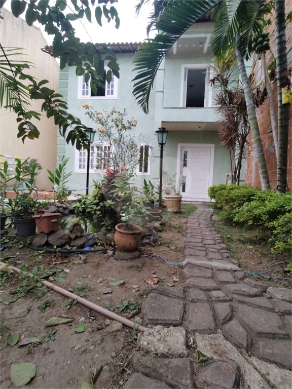 Duplex à venda com 3 quartos, sendo 1 suíte, em Santíssimo, Rio de Janeiro, RJ